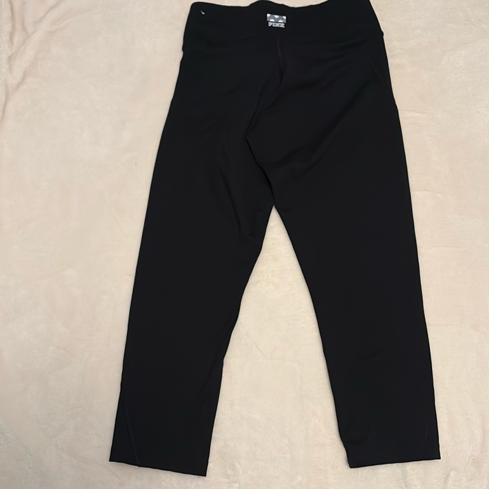 Victoria’s Secret Pink Ultimate crop yoga